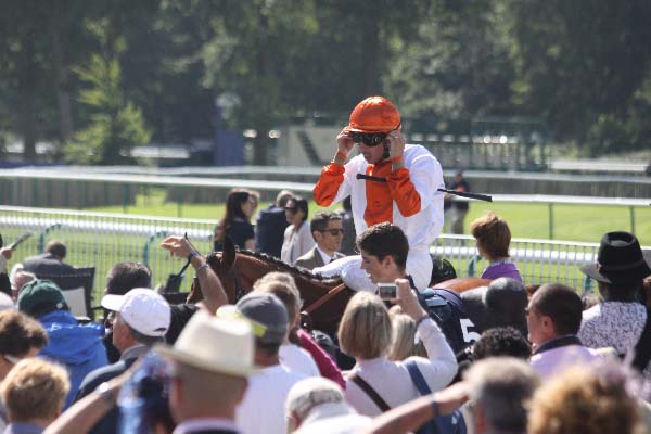 prix de l'arc de triomphe LONGCHAMP  relations publiques vip ticket horse racing corporate package race qatar